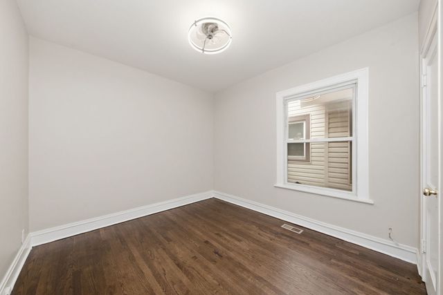 10742 S Prairie Avenue, Chicago, IL 60628