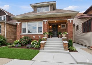 10742 S Prairie Avenue, Chicago, IL 60628