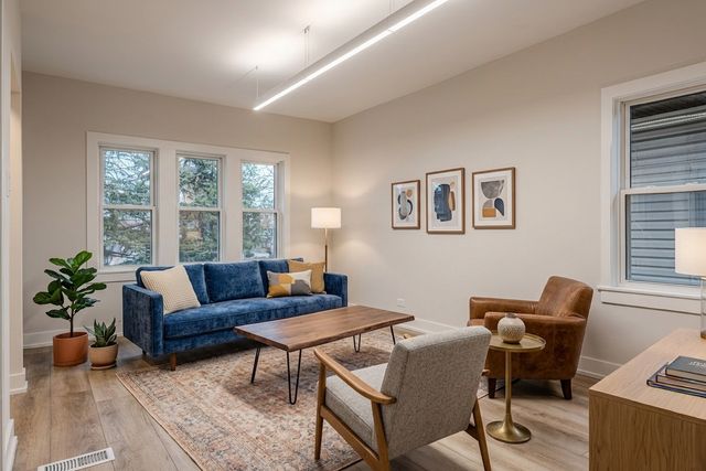 3510 N Oketo Avenue, Chicago, IL 60634