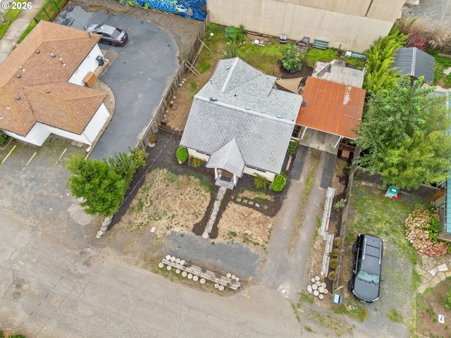 102 HOLEMAN Ave, Eugene, OR 97404