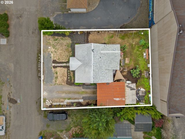 102 HOLEMAN Ave, Eugene, OR 97404