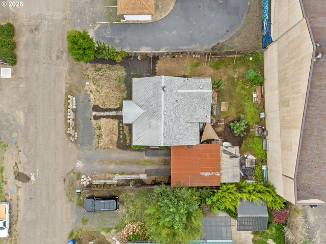 102 HOLEMAN Ave, Eugene, OR 97404