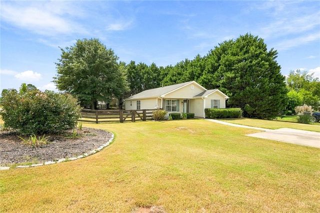 306 Dove Point, Social Circle, GA 30025