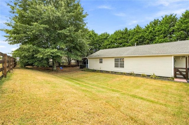 306 Dove Point, Social Circle, GA 30025