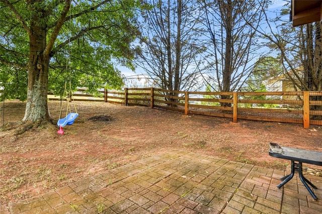 306 Dove Point, Social Circle, GA 30025