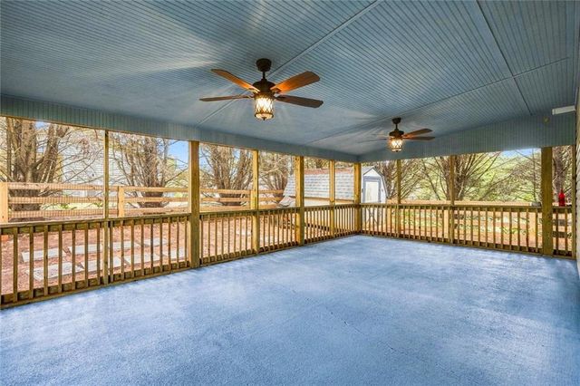 306 Dove Point, Social Circle, GA 30025