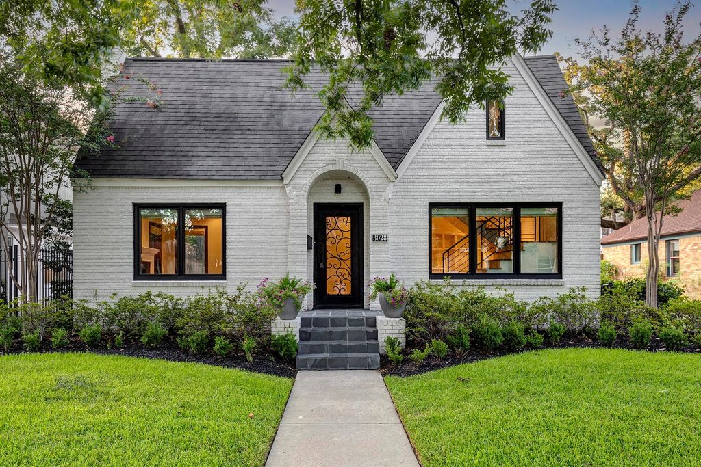 3028 Georgetown Street, West University Place, TX 77005