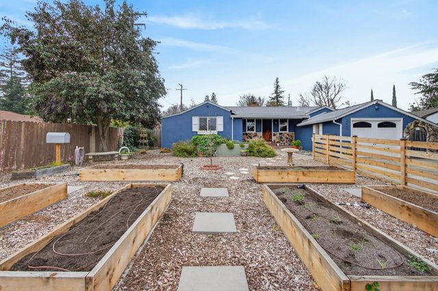 2373 Carlsbad Ave, Sacramento, CA 95821