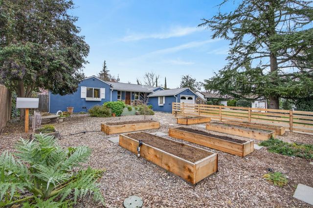 2373 Carlsbad Ave, Sacramento, CA 95821