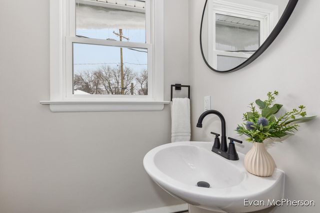 2512 Union Avenue NE, Grand Rapids, MI 49505