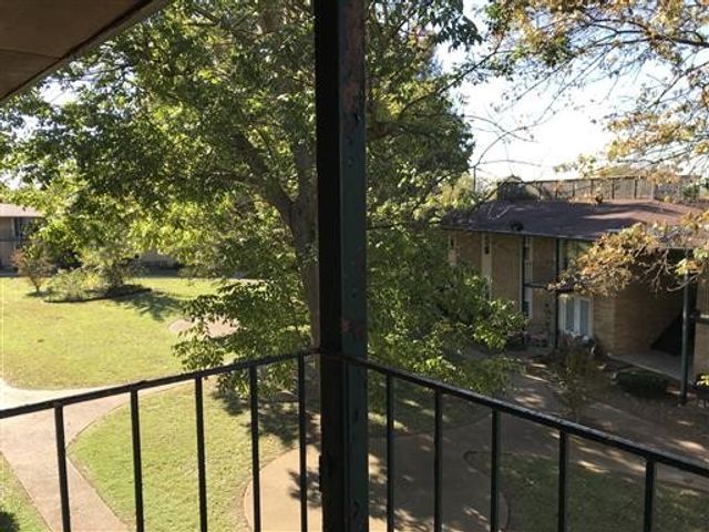 555 N DuPont Ave Apt C48, Madison, TN 37115