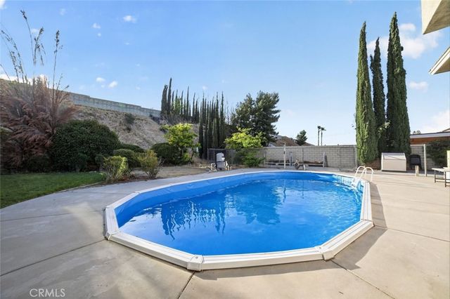 13610 Hidden Valley Road, Victorville, CA 92395