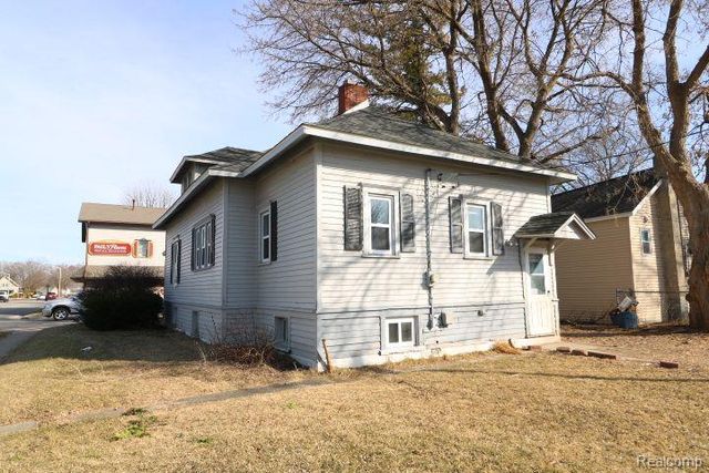 1200 Fitzhugh Street, Bay City, MI 48708