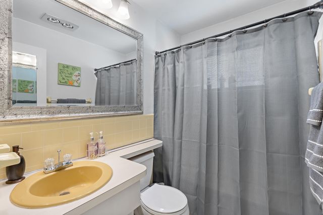 5017 NW 49th Road, Tamarac, FL 33319