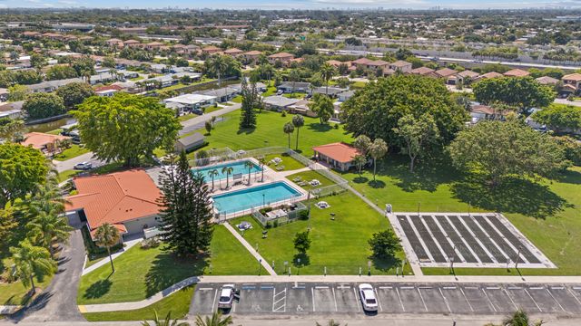 5017 NW 49th Road, Tamarac, FL 33319