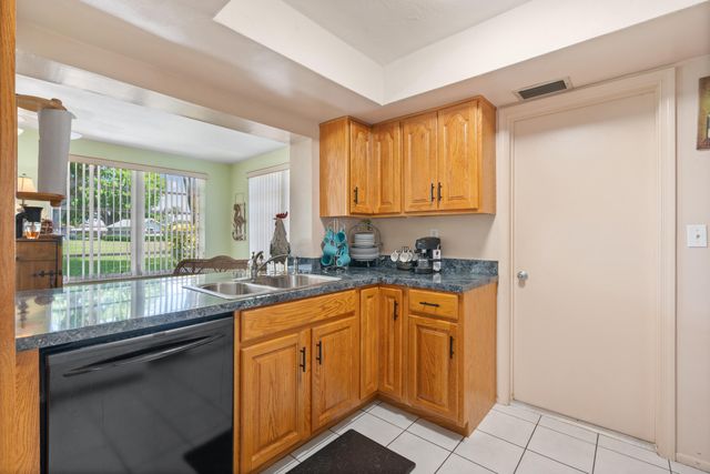 5017 NW 49th Road, Tamarac, FL 33319