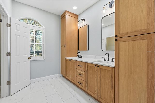 1857 RIVEREDGE DRIVE, Tarpon Springs, FL 34689