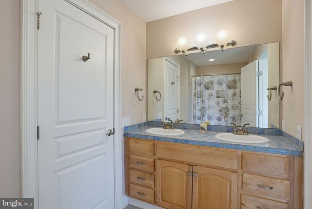 38065 WHITESVIEW CIR, Ocean View, DE 19970
