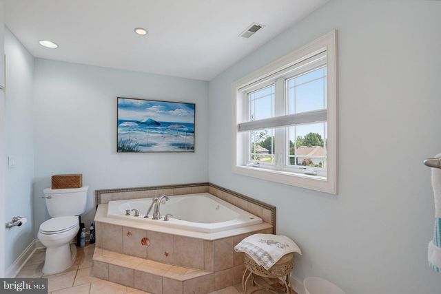 38065 WHITESVIEW CIR, Ocean View, DE 19970