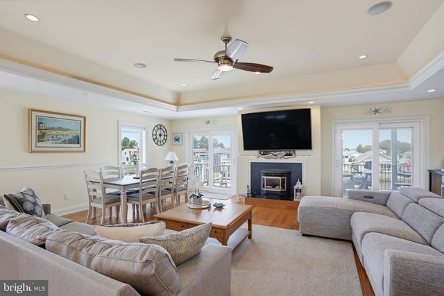 38065 WHITESVIEW CIR, Ocean View, DE 19970