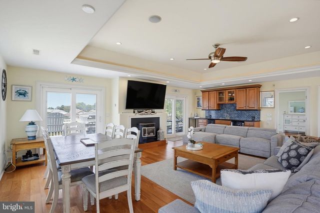 38065 WHITESVIEW CIR, Ocean View, DE 19970