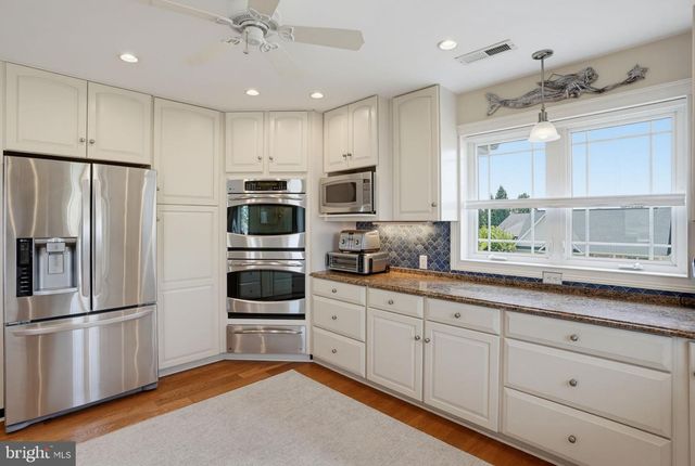 38065 WHITESVIEW CIR, Ocean View, DE 19970