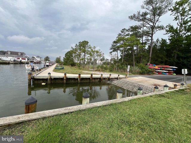 38065 WHITESVIEW CIR, Ocean View, DE 19970