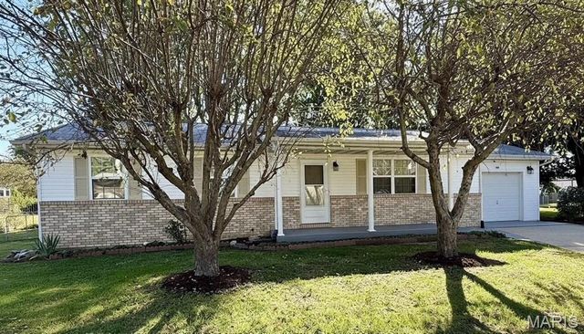 301 Ackerman Place, Troy, IL 62294