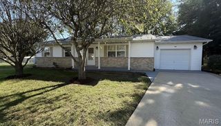 301 Ackerman Place, Troy, IL 62294