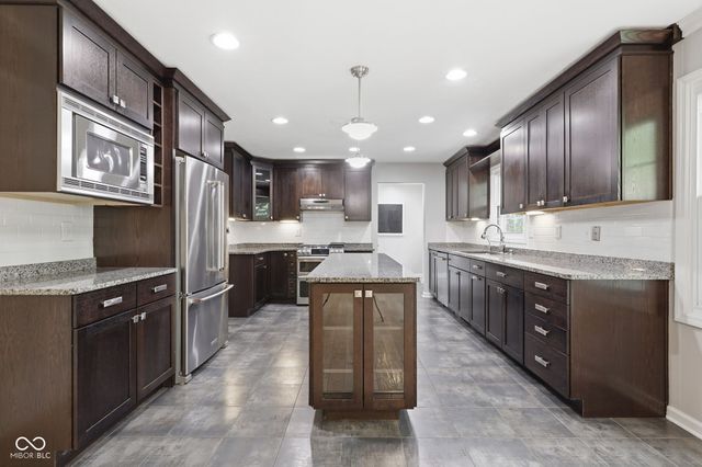 9008 Chestnut Court, Indianapolis, IN 46260