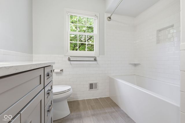 9008 Chestnut Court, Indianapolis, IN 46260