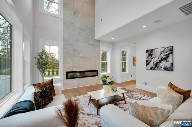 4 Athens Road, Millburn, NJ 07078