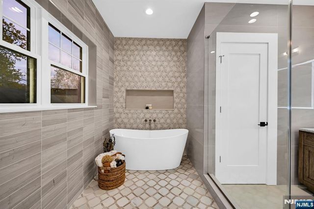 4 Athens Road, Millburn, NJ 07078