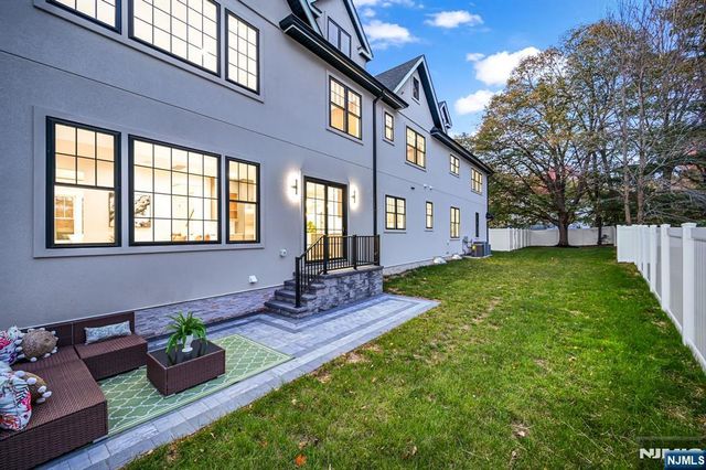 4 Athens Road, Millburn, NJ 07078