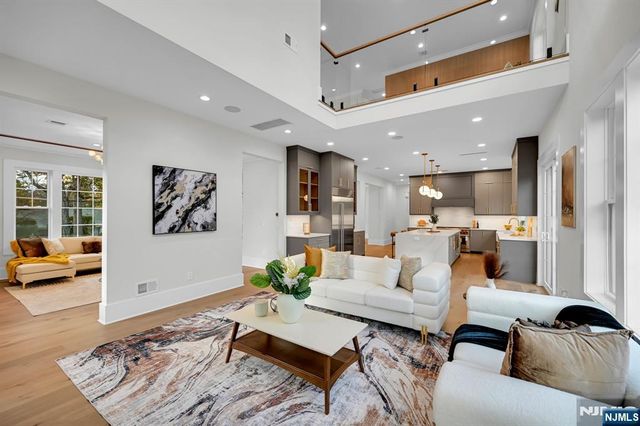 4 Athens Road, Millburn, NJ 07078