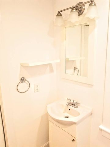 95 Temple St. 1, Abington, MA 02351