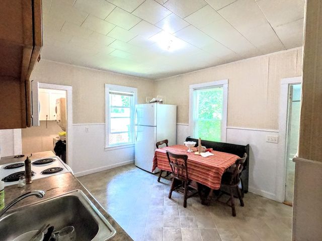 95 Temple St. 1, Abington, MA 02351