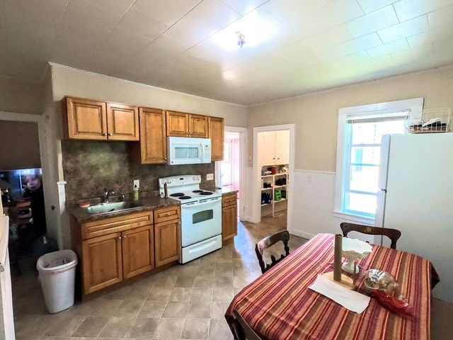 95 Temple St. 1, Abington, MA 02351