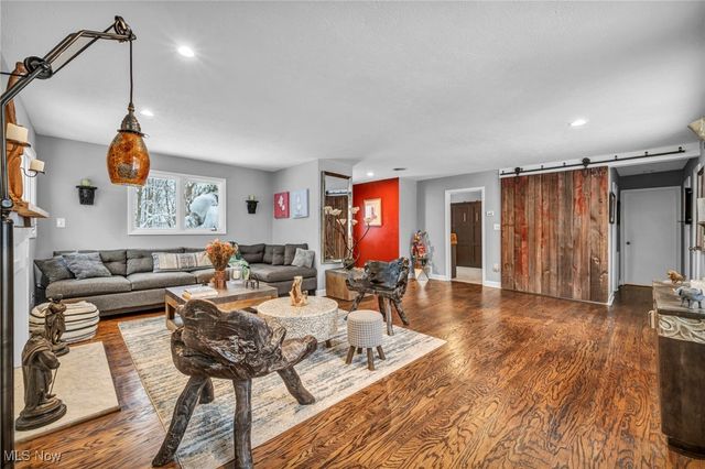 95 Park Lane, Moreland Hills, OH 44022