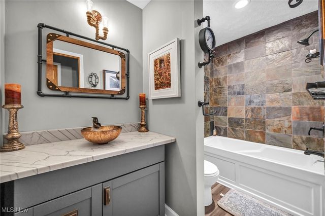 95 Park Lane, Moreland Hills, OH 44022