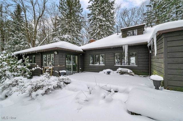 95 Park Lane, Moreland Hills, OH 44022