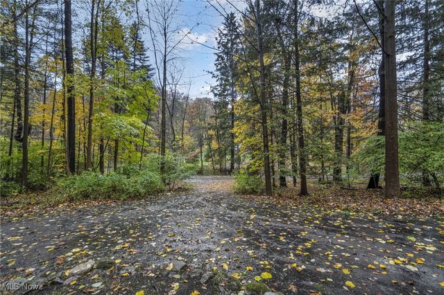 95 Park Lane, Moreland Hills, OH 44022