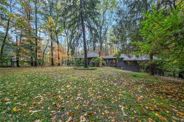 95 Park Lane, Moreland Hills, OH 44022