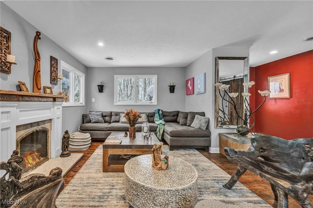 95 Park Lane, Moreland Hills, OH 44022