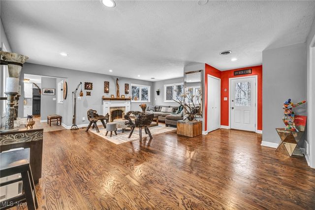 95 Park Lane, Moreland Hills, OH 44022