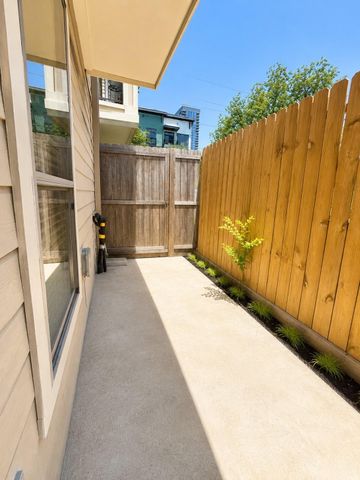 1605 W Dallas Street C, Houston, TX 77019