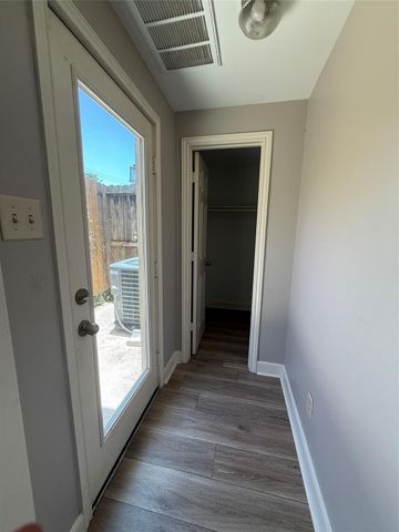 1605 W Dallas Street C, Houston, TX 77019