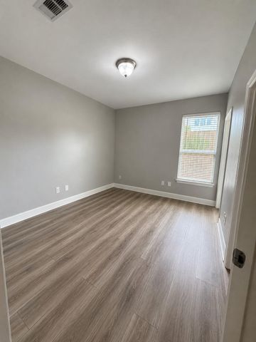 1605 W Dallas Street C, Houston, TX 77019