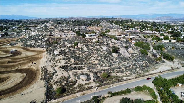 1020 Clayton, Perris, CA 92570