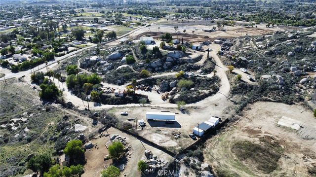 1020 Clayton, Perris, CA 92570